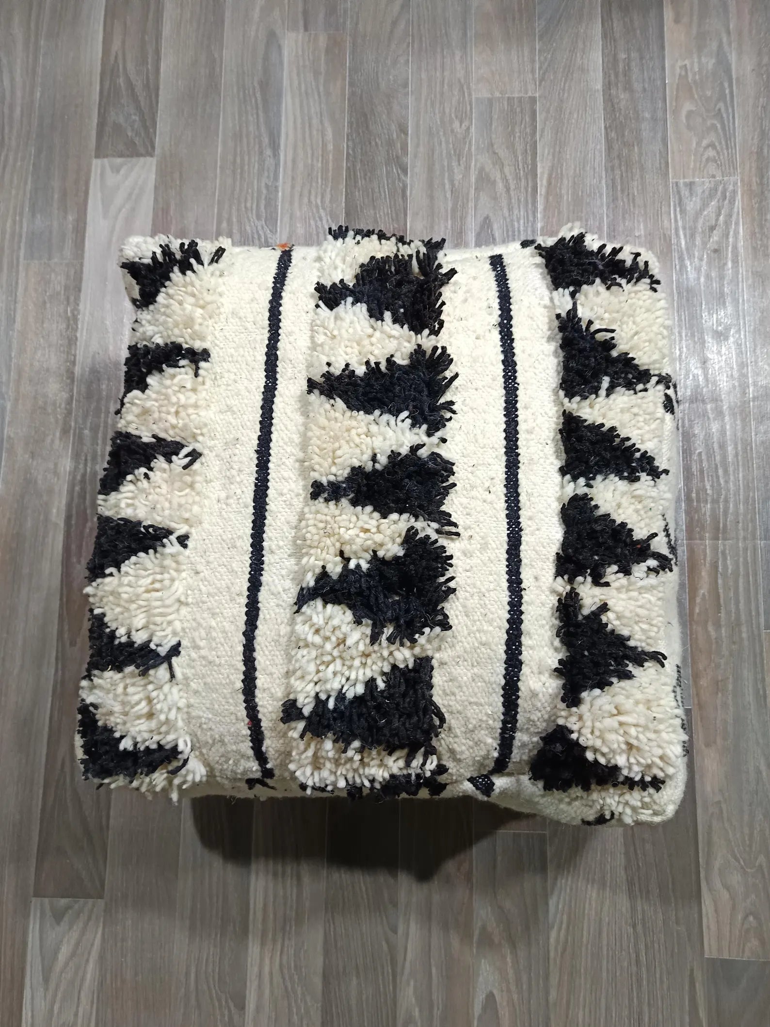 Handmade Moroccan Wool Pouf, Checkered Berber Kilim, 60cm x 60cm, Bohemian Home Decor