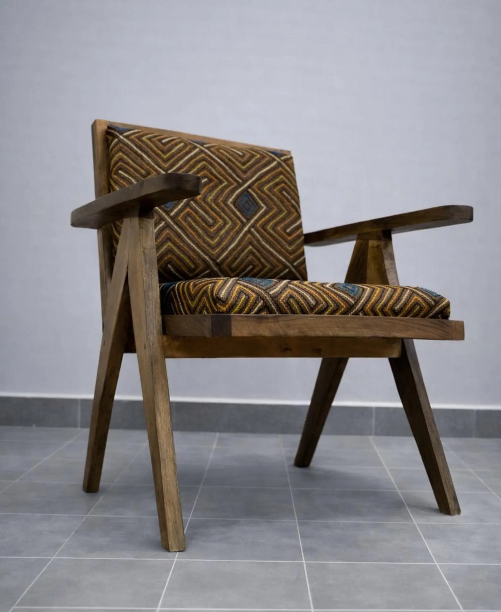 Wooden Upholstered Lounge Chair – Accent Chair for Home Decor, 70x50x80 cm