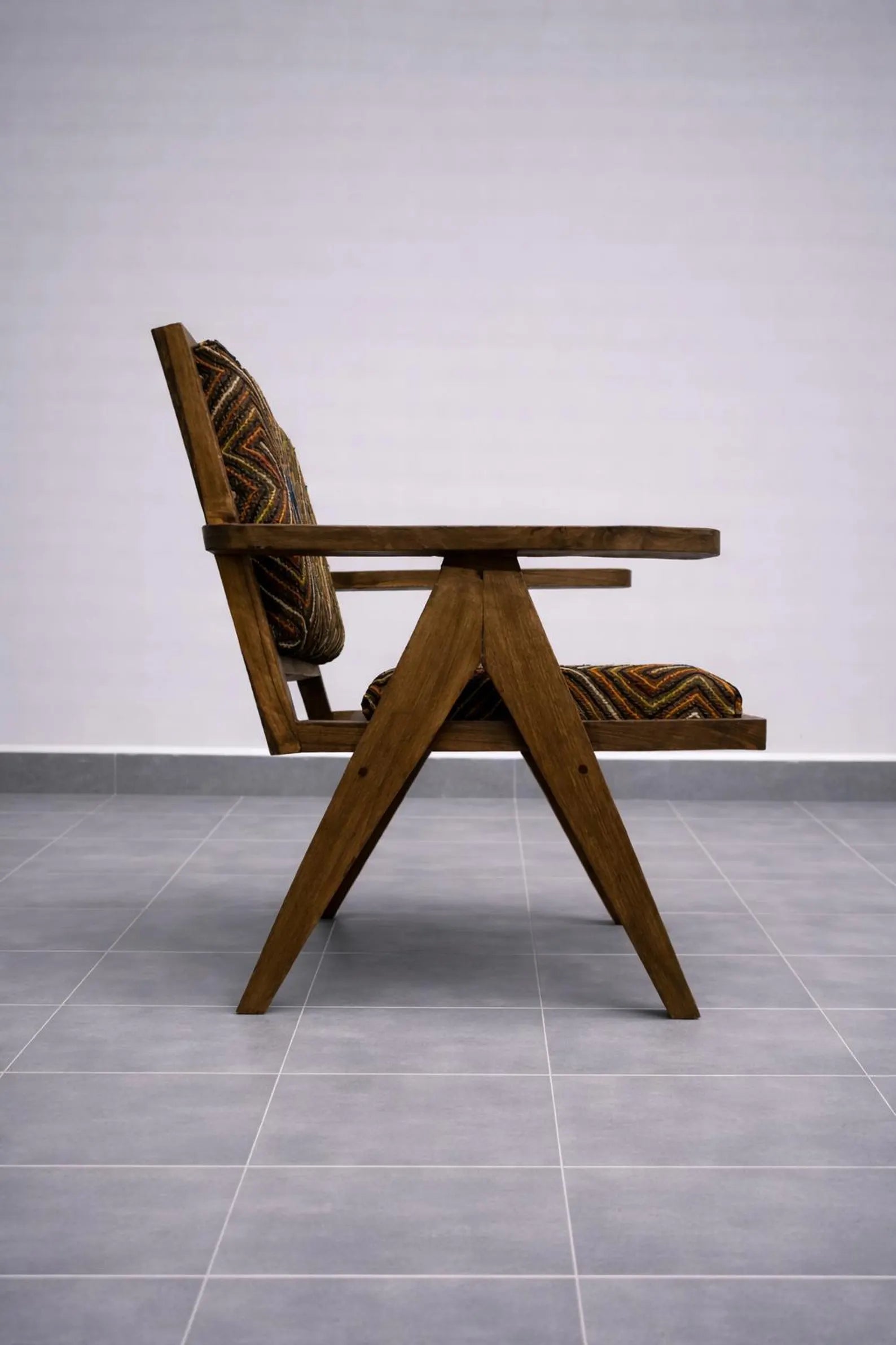 Wooden Upholstered Lounge Chair – Accent Chair for Home Decor, 70x50x80 cm