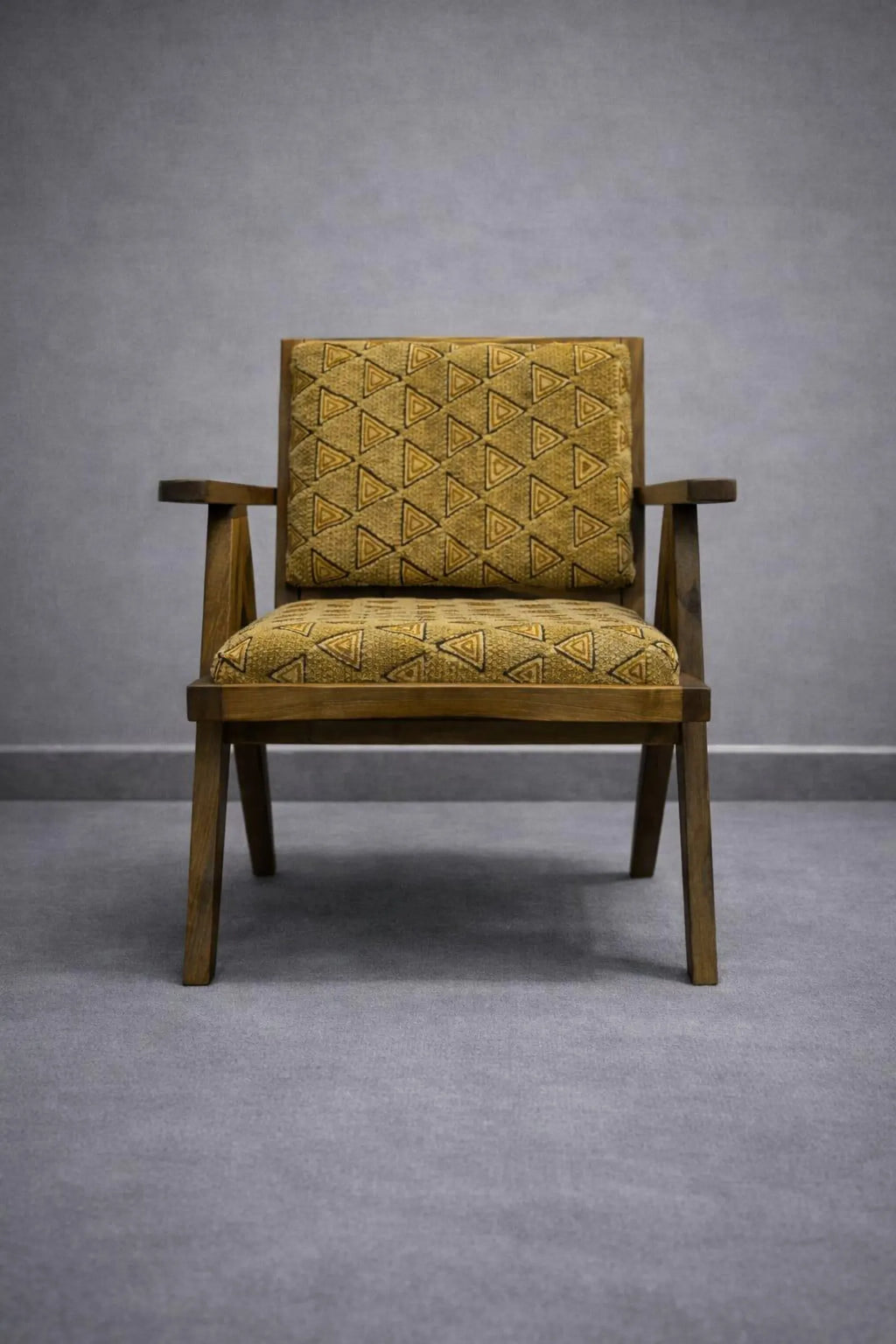 Wooden Upholstered Lounge Chair – Accent Chair for Home Decor, 70x50x80 cm