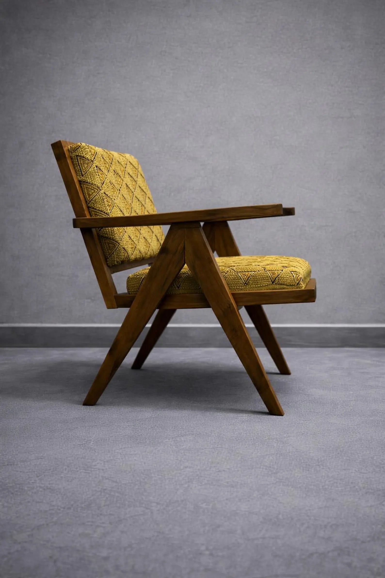 Wooden Upholstered Lounge Chair – Accent Chair for Home Decor, 70x50x80 cm